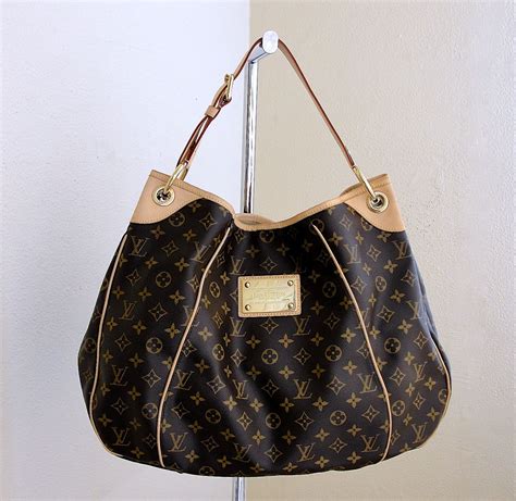 louis vuitton hobo bag styles